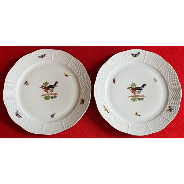 Mid 20th Century Herend Porcelain Dinner Plates Decorated With Birds, Butterflies and Insects With Basketweave Rim - Set of 8 For Sale - Image 5 of 12