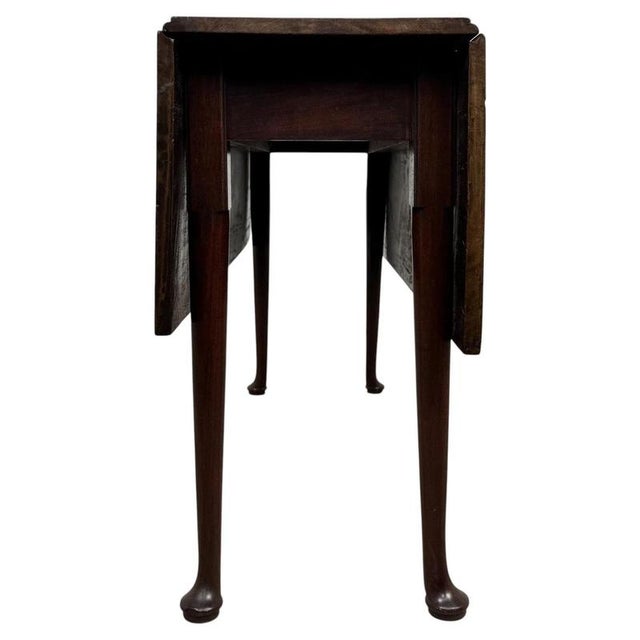 Wood 18th Century Antique English Walnut Drop-Leaf Gateleg Table For Sale - Image 7 of 13