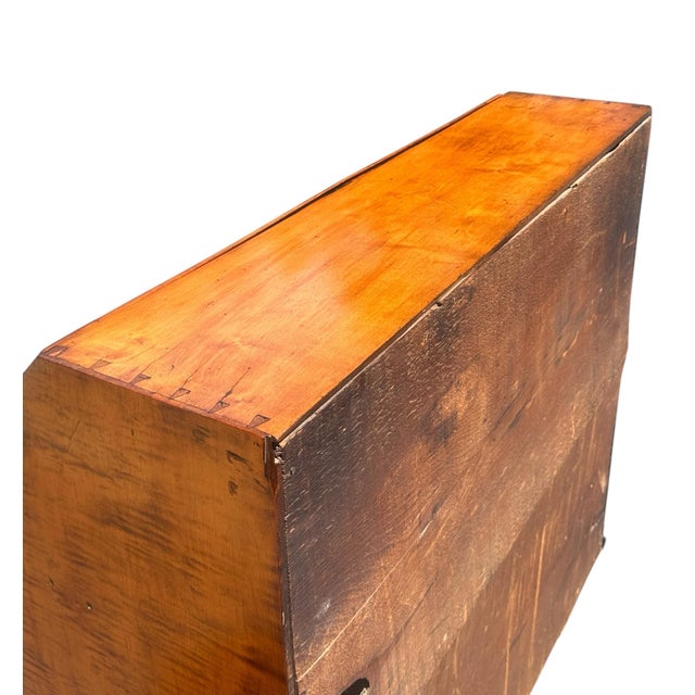 Chippendale New Hampshire Tiger Maple Slant Lid Desk With Full Stepback Interior For Sale - Image 10 of 12