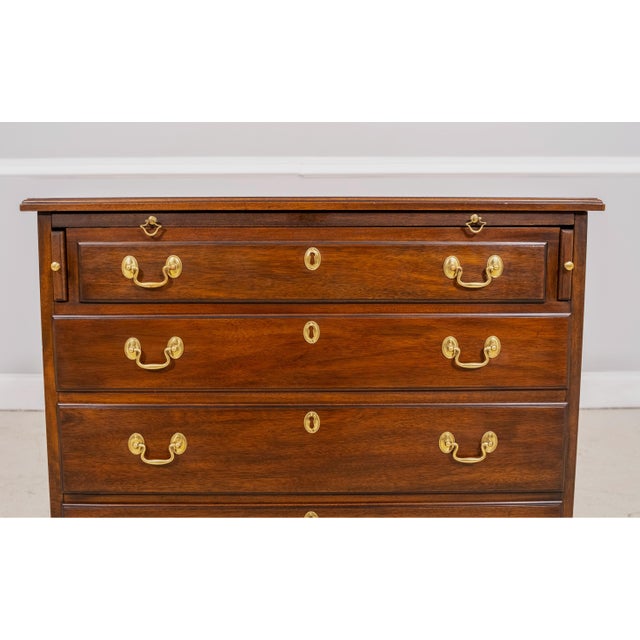 Henkel Harris 4 Drawer Mahogany Server Bachelor Chest For Sale - Image 14 of 18
