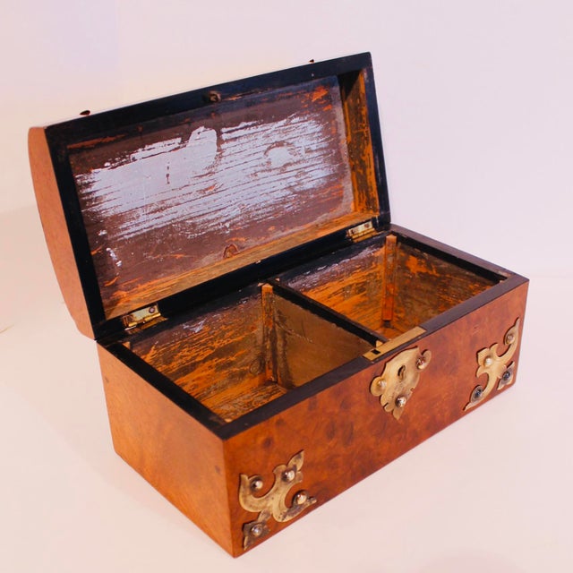 Cinnamon English Burl Walnut Tea Caddy With Decorative Brass Mounts For Sale - Image 8 of 10