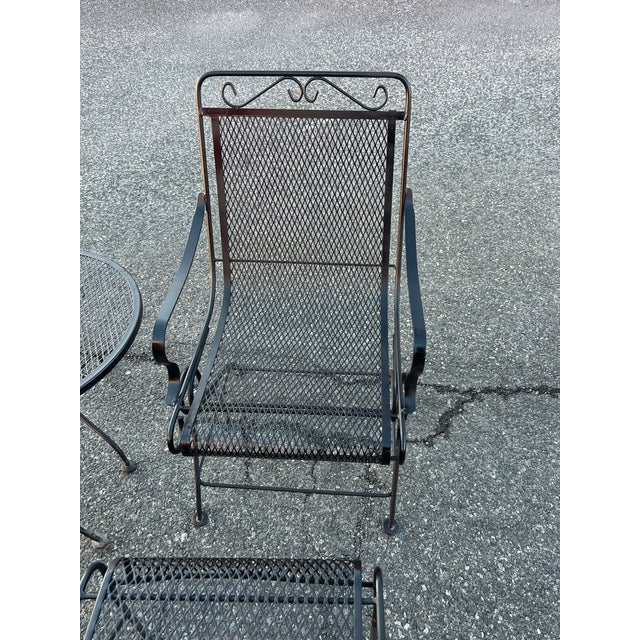 American Vintage Woodard Conversation Set 4 Rockers, Ottoman, 3 Side Tables,Attributed For Sale - Image 3 of 8