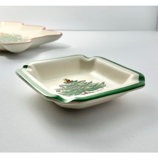 Spode “Christmas Tree” 8-Piece Ceramic Dinnerware Serving Hostess Set For Sale - Image 11 of 12
