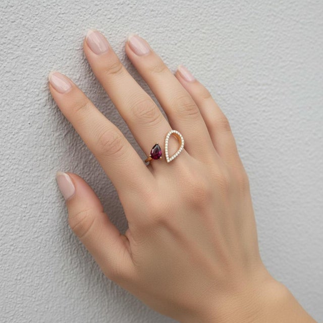 Red Pear Garnet 14k Gold Ring, Size 7.5 For Sale - Image 8 of 10