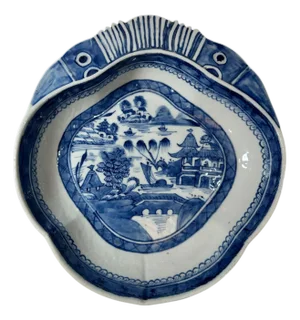 Chinese Export Blue and White Shrimp Bowl