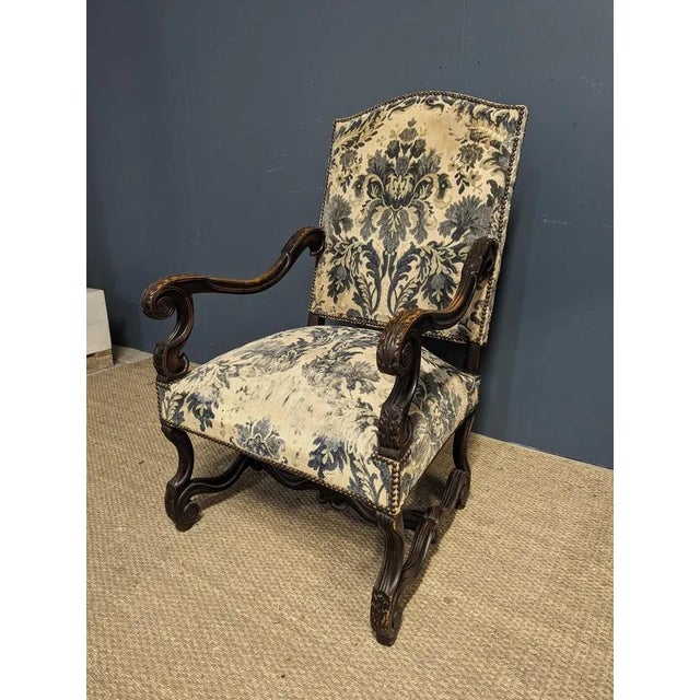 Set of Louis XIII Style Armchairs, in Very Good conditions.