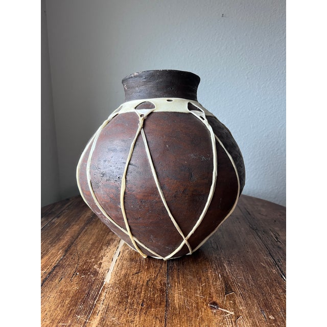 Mexican Vintage Tarahumara Raramuri Pottery Vase Handmade Native American/Mexican Vessel 11" Height For Sale - Image 3 of 12