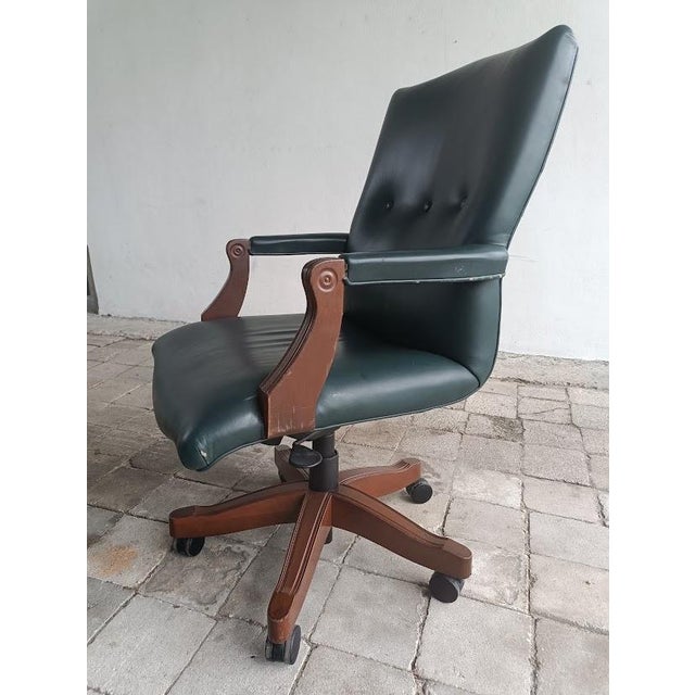 Gunlocke Vintage 1996 Gunlocke Executive Leather Swivel Office Chair – Sherwood Green For Sale - Image 4 of 6