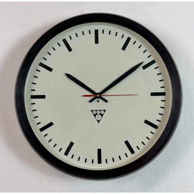 Glass Industrial Bakelite Factory Wall Clock from Pragotron, 1970s For Sale - Image 7 of 18