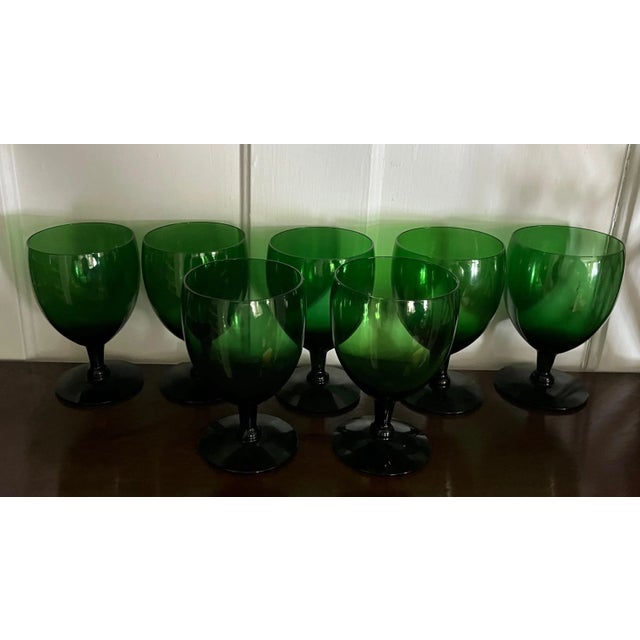 Anglo Irish Emerald Green White Wine Glasses or Water Goblets - a Set of 7 For Sale - Image 10 of 11
