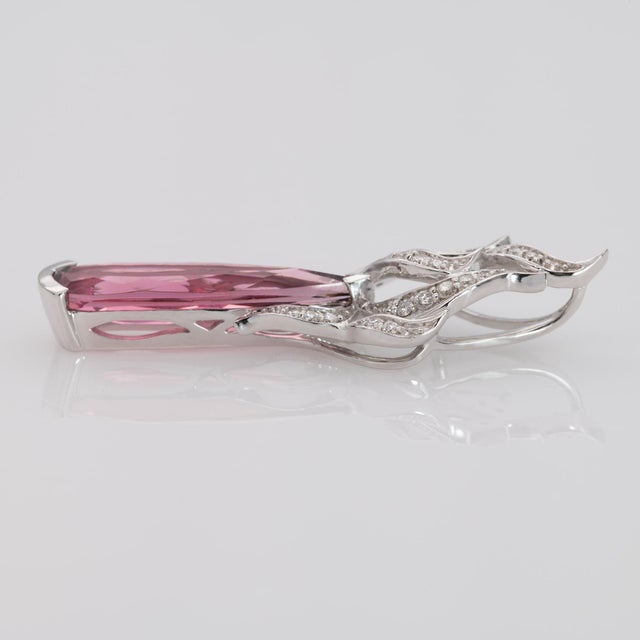 3.2Ct Pink Tourmaline Pendant With Earth Mined Diamond Accents: Solid 18k Gold For Sale In Columbus - Image 6 of 8
