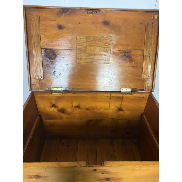 Large Antique 19th Century Large Victorian Pine Trunk Blanket Box For Sale - Image 13 of 17