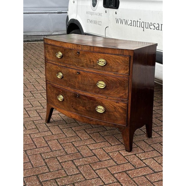 Georgian Mahogany Bow Front Chest of Drawers For Sale - Image 4 of 7