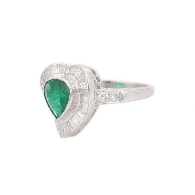 Not Yet Made - Made To Order Emerald Diamond Heart Shape Wedding Ring in 18kt Solid White Gold Size 7 For Sale - Image 5 of 7