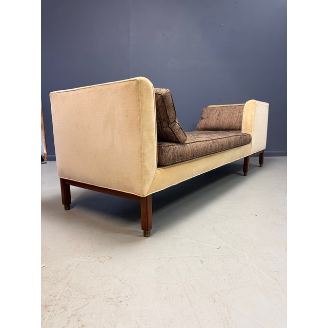 Dunbar Furniture Attributed to Edward Wormley for Dunbar “Tête-À-Tête” Sofa, Model 5009, Circa 1955 Mid Century For Sale - Image 4 of 11