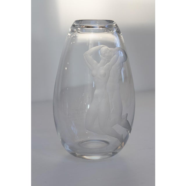 Swedish Art Deco Glass Vase with Couple by Vicke Lindstrand for Orrefors, 1930s For Sale - Image 3 of 18
