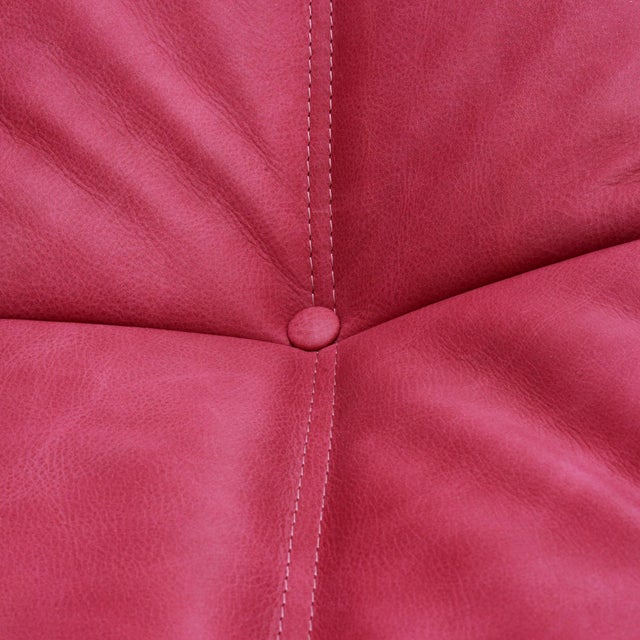 Animal Skin Ligne Roset Togo Sofa Loveseat – Fuchsia Reupholstered Natural Leather For Sale - Image 7 of 10