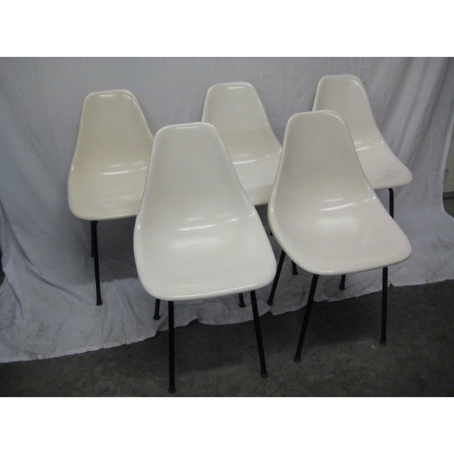 Herman Miller Midcentury White Bucket Chairs - Set of 5 For Sale - Image 4 of 12