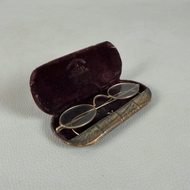 Metal Antique Early 20th Century 14kt Gold Windsor Glasses with Case For Sale - Image 7 of 11