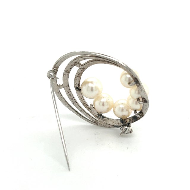 1990s Mikimoto Estate Akoya Pearl Brooch Pin Sterling Silver 7.40 mm For Sale In New York - Image 6 of 9