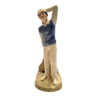 1980s Royal Doulton England "Golfer" Figurine Hn2992 Signed Robert i.tabbenor For Sale