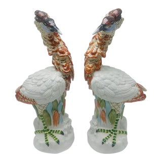 Mottahedeh Porcelain Birds, a Pair For Sale