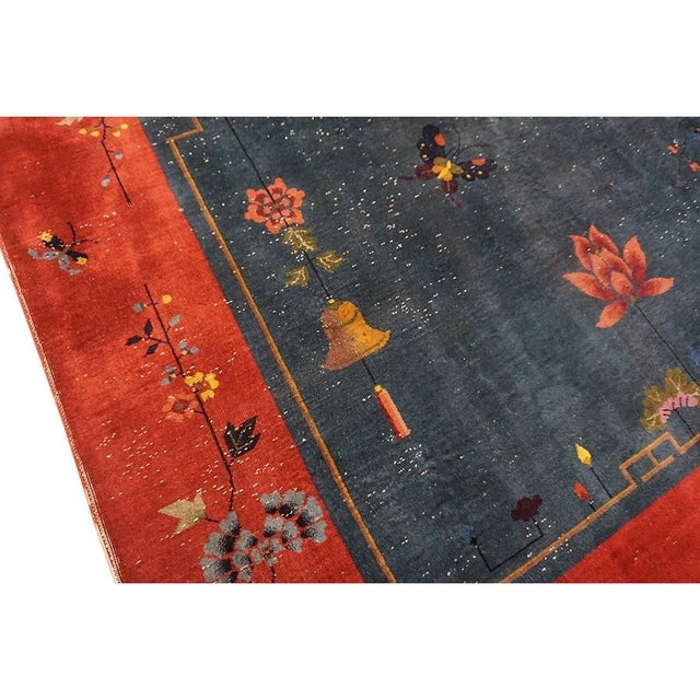 Antique Chinese Art Deco Floral Vase 1920s Knotted Dark Gray Wool Room Size Rug For Sale - Image 9 of 9