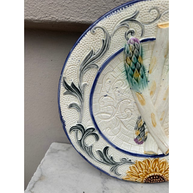 Rare Belgium Majolica Asparagus Sunflower Plate Wasmuel, Circa 1880 For Sale - Image 4 of 5