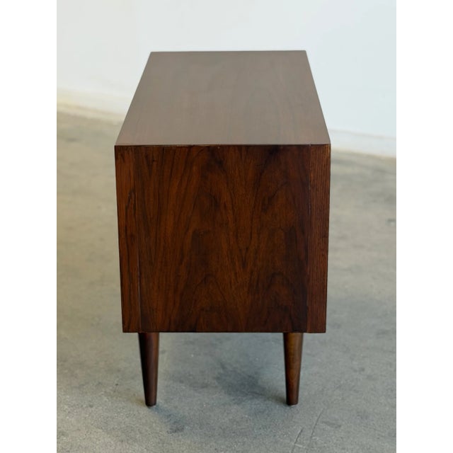 Mid Century Modern Chest of Drawers For Sale - Image 12 of 18