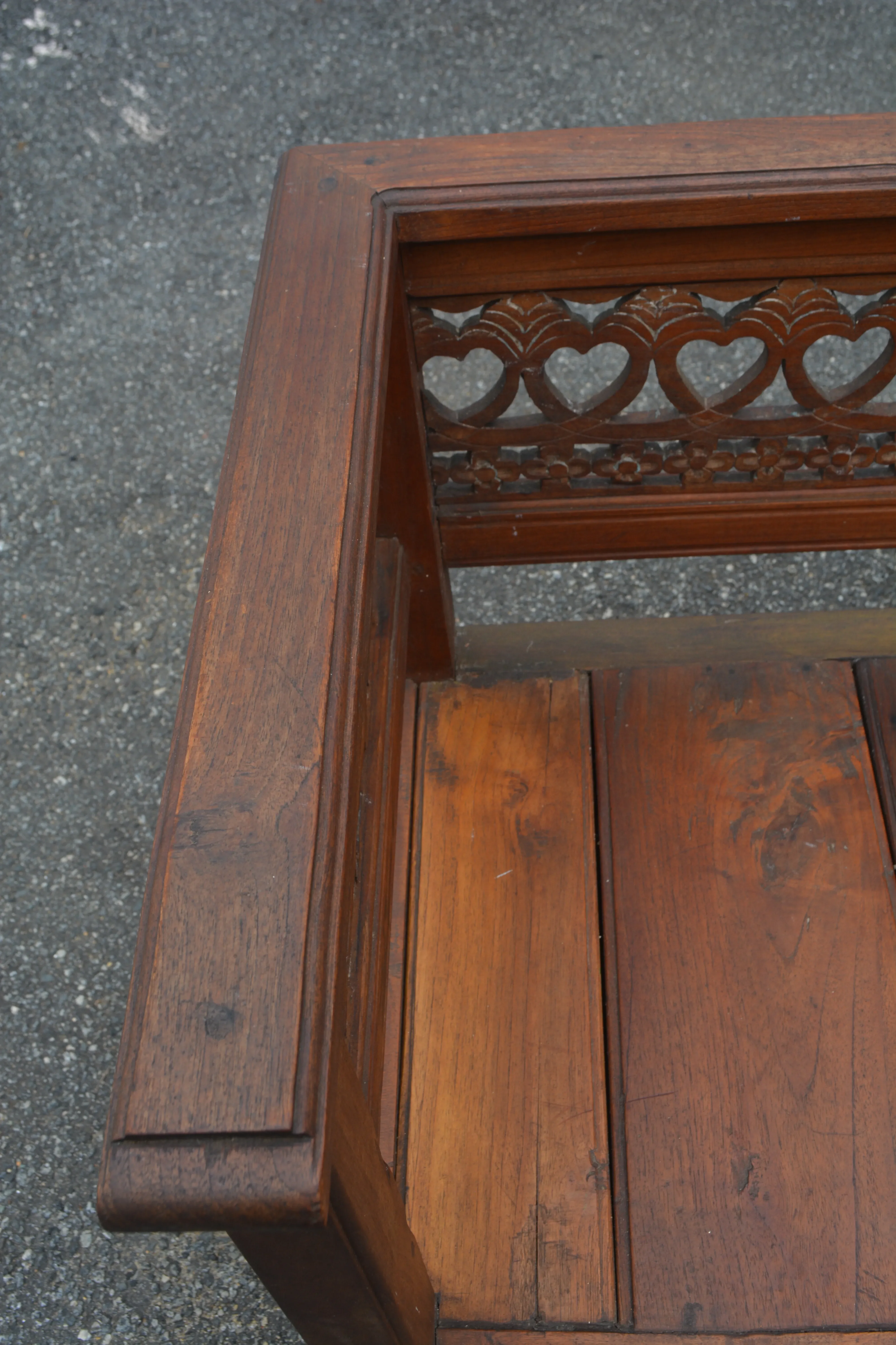Vintage Carved Wood Bench Settle Seat With Carved Edge / Arms