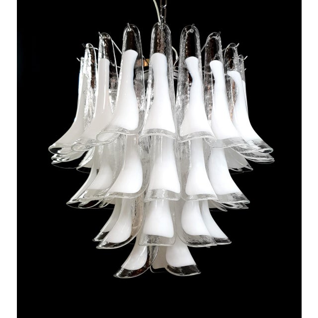 Vintage Clear and Milky White Murano Glass and Crystal Petals Chandelier, Italy, 1981 For Sale - Image 3 of 14