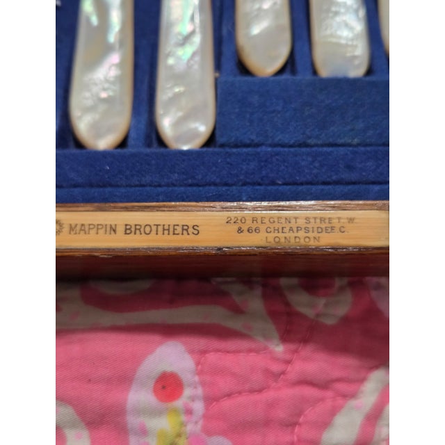 Antique Victorian Mappin Brothers Cased 24-Piece Mother of Pearl Fruit & Dessert Cutlery Service For Sale In Dallas - Image 6 of 10