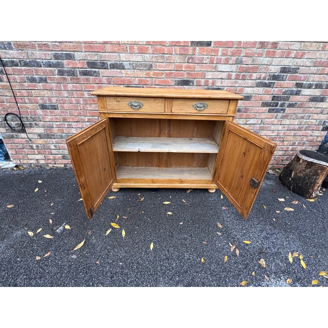 Late 19th Century 19th Century English Pine Cupboard For Sale - Image 5 of 12