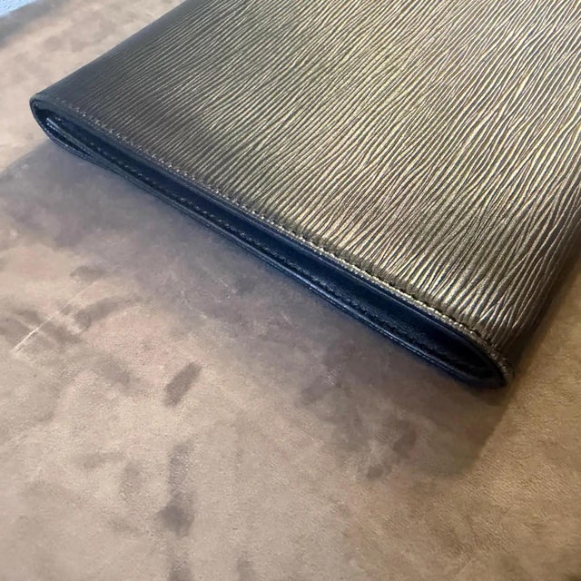 A 1993 Louis Vuitton Jena Black Epi Leather Clutch in Excellent Condition For Sale - Image 17 of 18