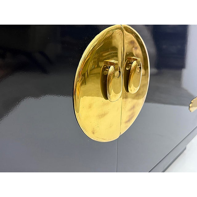 1970s Newly Lacquered Asian-Theme Mastercraft Cabinet, Overscale Brass Hardware For Sale In Miami - Image 6 of 10