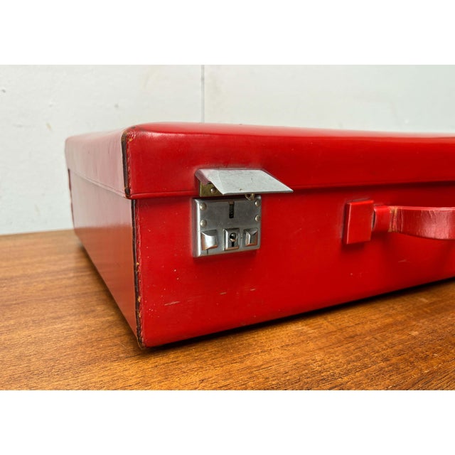 Mid-Century Modern German Red Beauty Vanity Mirror Case, 1960s For Sale - Image 14 of 18