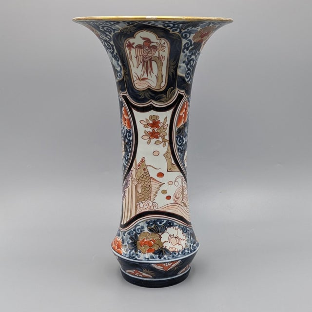 Pair of Japanese Edo Period Ko-Imari Trumpet Vases For Sale - Image 4 of 11