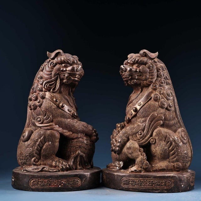 Late 19th Century Late 19th Century Pair of Gilt Bronze Guardian Lion Figures, 9200g Total, Detailed Texture For Sale - Image 5 of 10