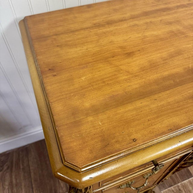 Vintage Ca. 1930s French Provincial Desk / Vanity For Sale - Image 13 of 17