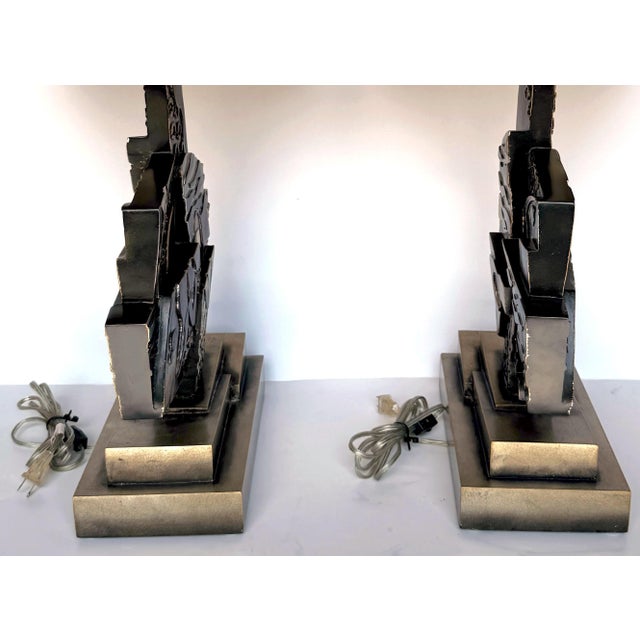 Modern Pair of Modern Surrealistic Sculptural Lamps by Leeazanne for Lam Lee Group For Sale - Image 3 of 6