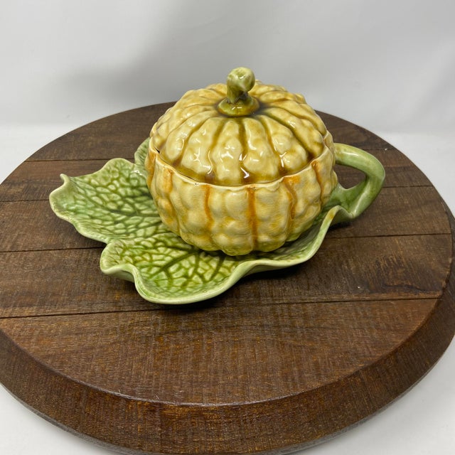 De Sarreguemines 1960s Sarreguemines French Majolica Pumpkin Tureen For Sale - Image 4 of 8