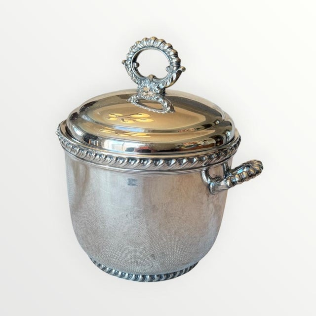 Wallace Silversmiths Mid 20th Century Wallace Ornate Silver Plate Ice Bucket With Glass Insulated Liner For Sale - Image 4 of 18