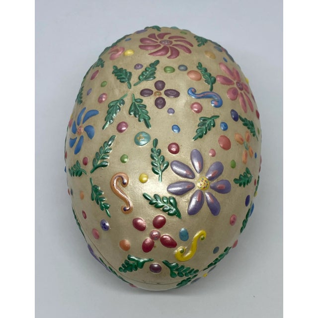 Late 20th Century Vintage Black Bird Mold Inc. Hand Painted Multicolored Ceramic Egg Shaped Lidded Box For Sale - Image 5 of 13