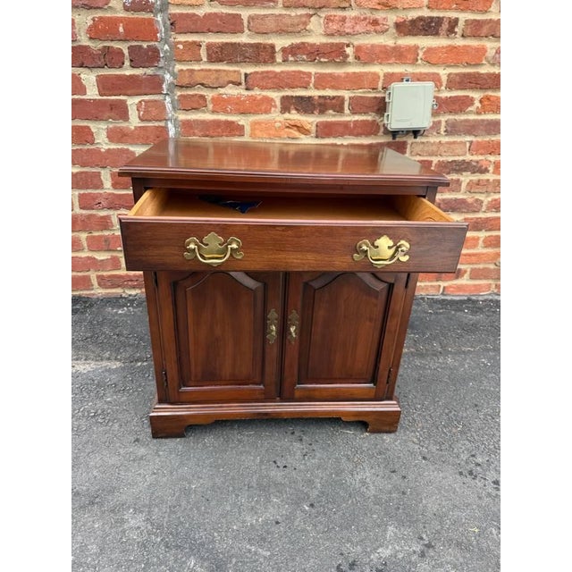 Late 20th Century Henkel Harris Cherry Single Drawer Side Cabinet/ Nightstand. For Sale - Image 9 of 17