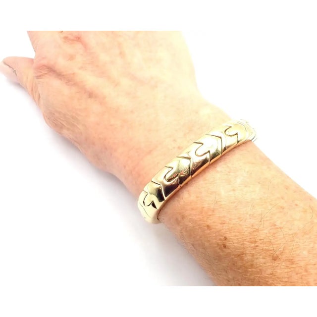 Bulgari Vintage Alveare Yellow & Rose Gold Bangle Cuff Bracelet For Sale - Image 10 of 11