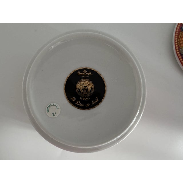 2000 - 2009 Christmas Le Reve De Noel Tin by Versace for Rosenthal For Sale - Image 5 of 8