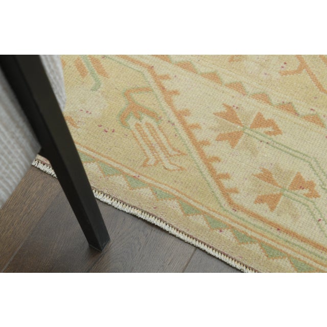 1970s Vintage Turkish Oushak Handmade Wool Cotton Beige Area Rug For Sale In San Francisco - Image 6 of 10