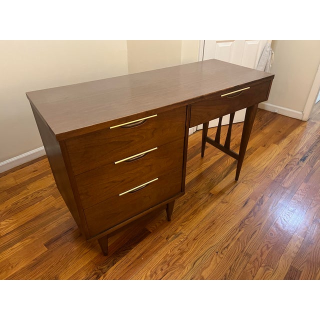 1950s 1950s Kent Coffey Tableu Mid-Century Modern Walnut Desk With Brass Accents For Sale - Image 5 of 11