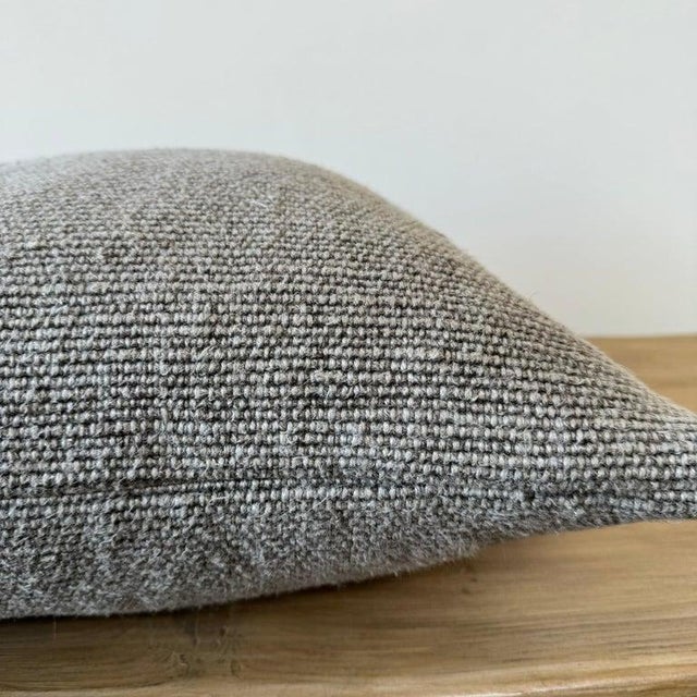 Mid-Century Modern Alora Heavy Woven Textured Linen Pillow in Flax For Sale - Image 3 of 5