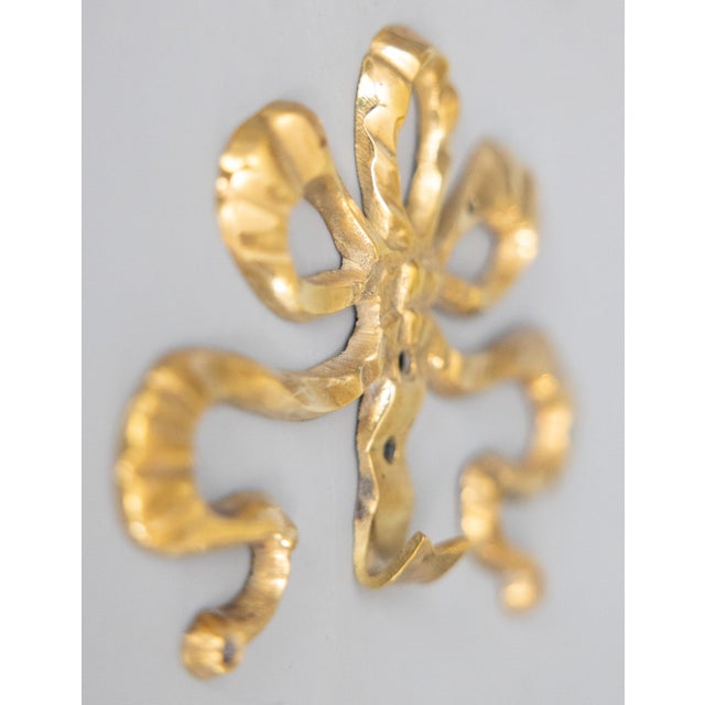 Hollywood Regency Vintage Brass Bow & Ribbon Wall Hook Hanger For Sale - Image 3 of 5